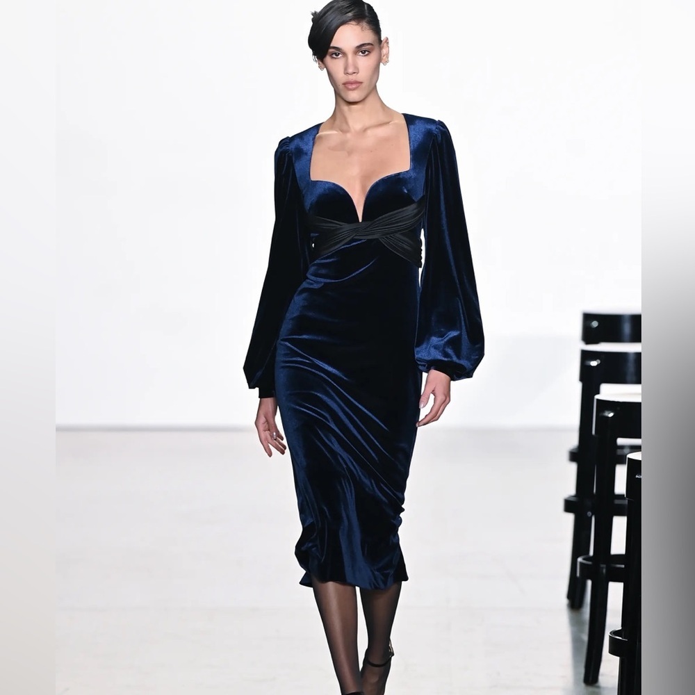 Badgley Mischka NWT Criss Cross Front Velvet Dress Size 16 Blue Midi Long Sleeve